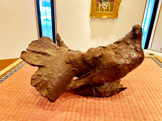 「鳩」ブロンズ像
